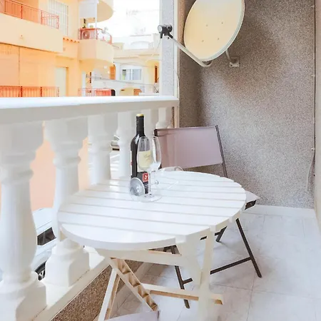 2 Bedroom Cozy In Apartment